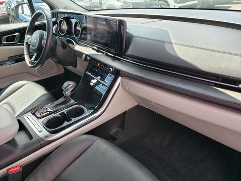 Certified 2024 Kia Carnival EX FWD image 22