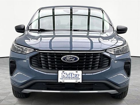 Used 2025 Ford Escape Active w/ Cold Weather Package image 3