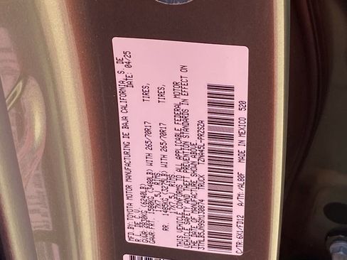 Used 2025 Toyota Tacoma TRD Off-Road image 13