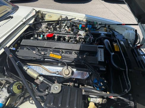 Used 1993 Jaguar XJS 4.0 Convertible RWD image 35