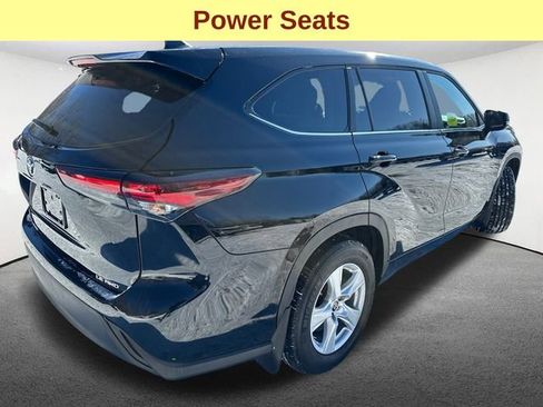 Certified 2024 Toyota Highlander LE image 12