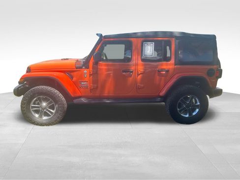 Used 2018 Jeep Wrangler Unlimited Sahara AWD/4WD image 8