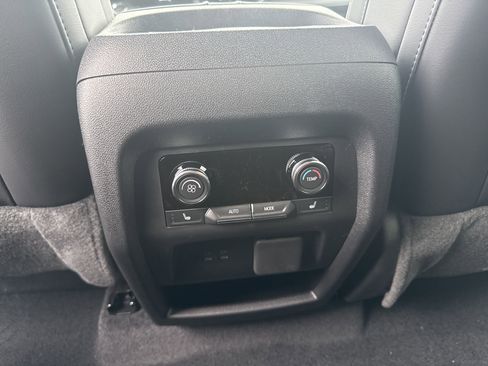 New 2026 Buick Enclave Avenir image 29