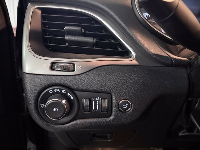 Used 2022 Jeep Cherokee Latitude Lux FWD image 25