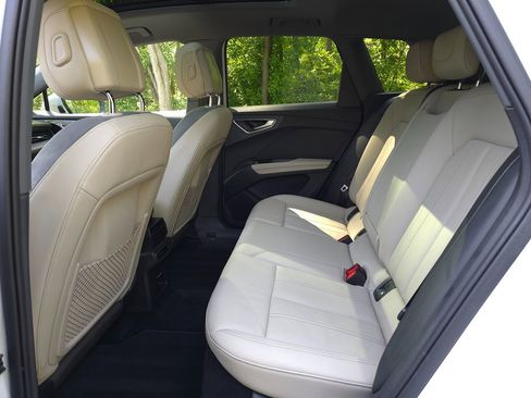 Used 2023 Audi Q4 e-tron Premium w/ Convenience Package image 14