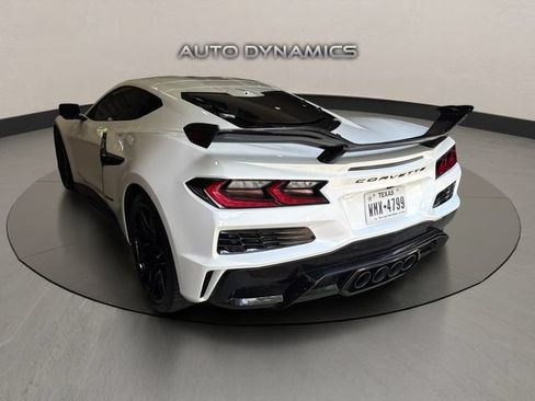 Used 2023 Chevrolet Corvette Z06 w/ Z07 Performance Package RWD image 6