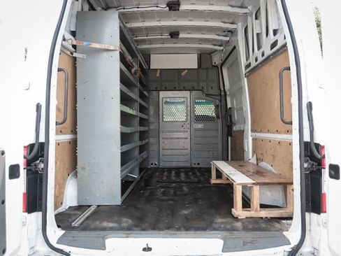Used 2021 Nissan NV 3500 SV RWD image 17