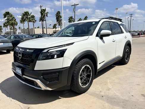 Certified 2024 Nissan Pathfinder Rock Creek image 3