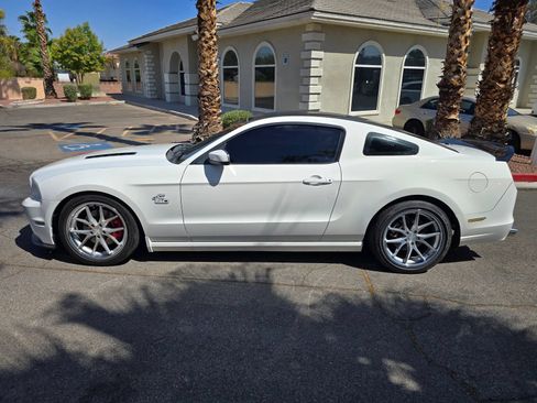 Used 2013 Ford Mustang GT Premium w/ Electronics Pkg RWD image 4