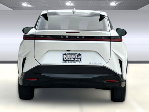 Used 2025 Lexus RZ 300e image 10