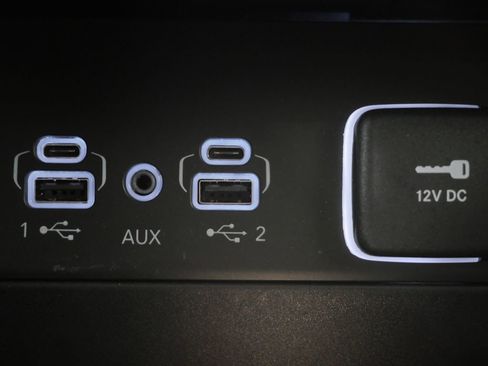 Used 2023 Jeep Grand Cherokee L Limited w/ Black Appearance Package AWD/4WD image 23