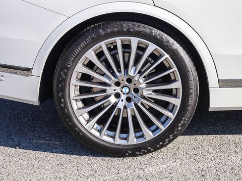 Used 2021 BMW X7 xDrive40i w/ Premium Package image 11