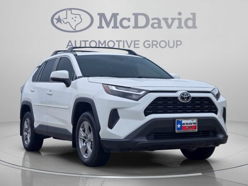Used 2022 Toyota RAV4 XLE AWD/4WD image 7