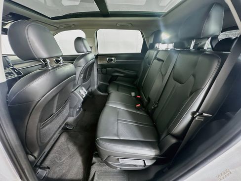Used 2023 Kia Sorento S w/ Panoramic Sunroof Package AWD/4WD image 30