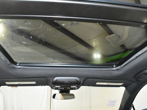 Used 2017 Cadillac XT5 Luxury w/ Driver Awareness Package FWD image 29