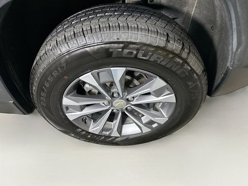 Used 2025 Chevrolet Equinox LT FWD image 11
