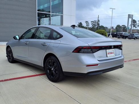 Used 2025 Honda Accord SE image 7