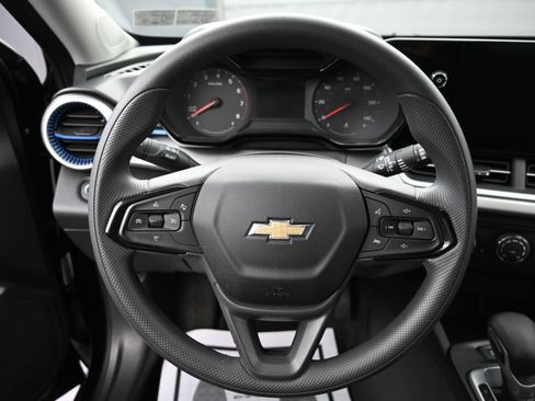 Certified 2025 Chevrolet Trax LS w/ LS Convenience Package image 10