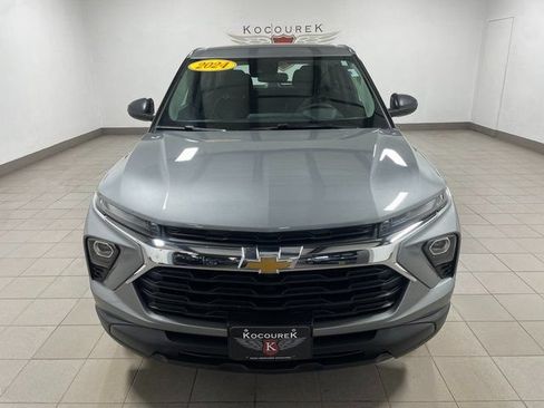 Used 2024 Chevrolet TrailBlazer LS FWD image 2