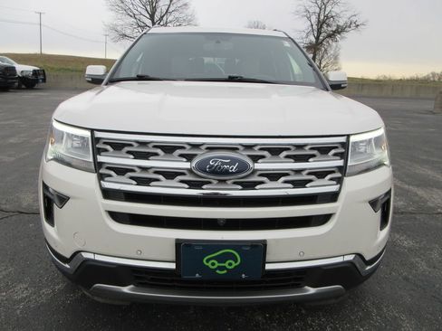 Used 2018 Ford Explorer Limited w/ Class II Trailer Tow Package image 8