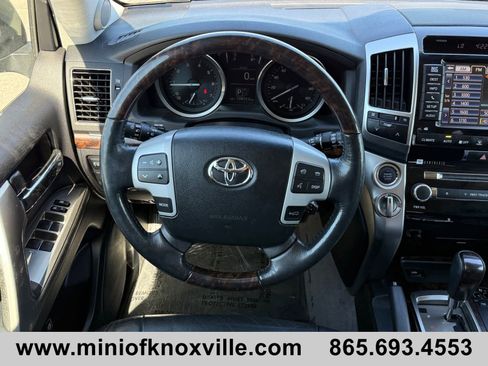 Used 2015 Toyota Land Cruiser AWD/4WD image 19
