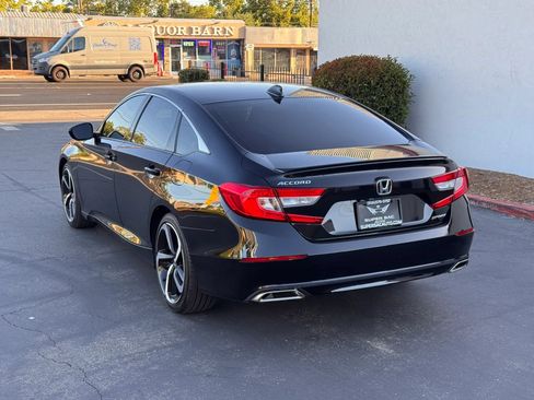 Used 2022 Honda Accord Sport image 4