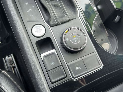 Used 2022 Volkswagen Atlas SE image 14