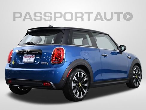 Certified 2024 MINI Cooper SE image 9