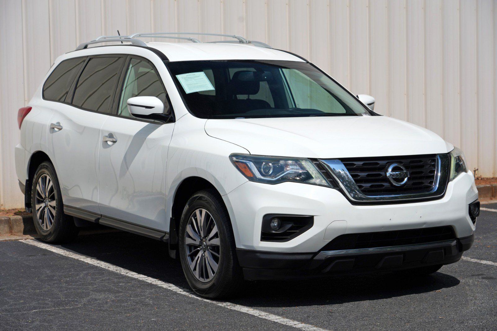 Used 2017 Nissan Pathfinder SV FWD image 50