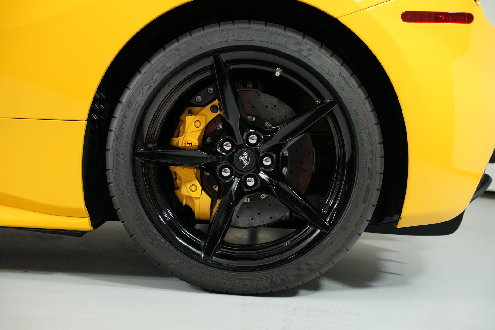 Certified 2018 Ferrari 488 Spider RWD image 9