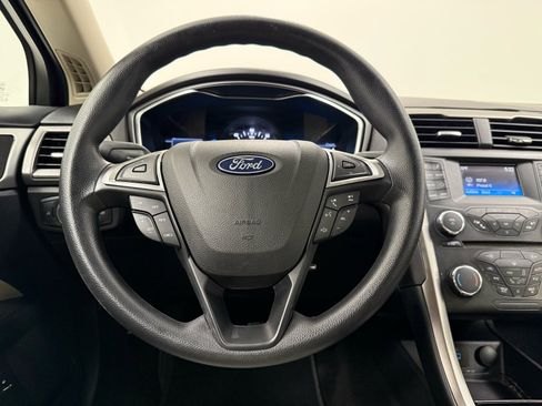 Used 2018 Ford Fusion S image 21