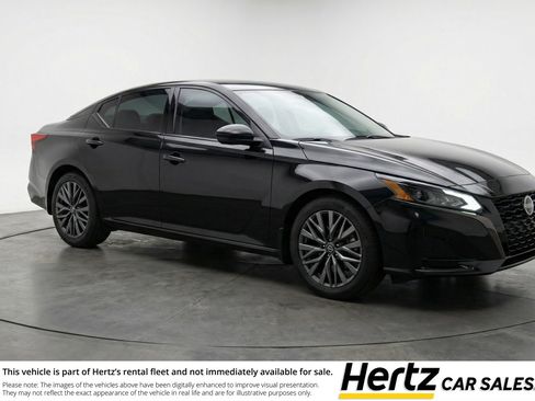 Used 2025 Nissan Altima 2.5 SV image 1