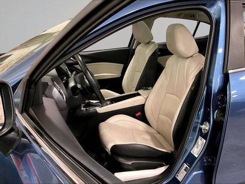 Used 2018 MAZDA MAZDA3 Grand Touring w/ Premium Equipment Package FWD image 25
