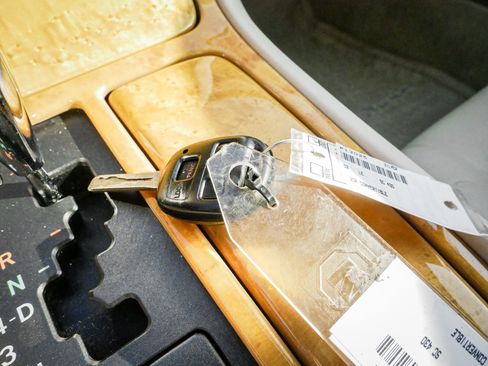 Used 2002 Lexus SC 430 Convertible image 33