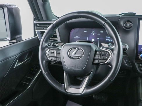 Used 2024 Lexus GX 550 w/ Accessory Package (Z1) AWD/4WD image 13