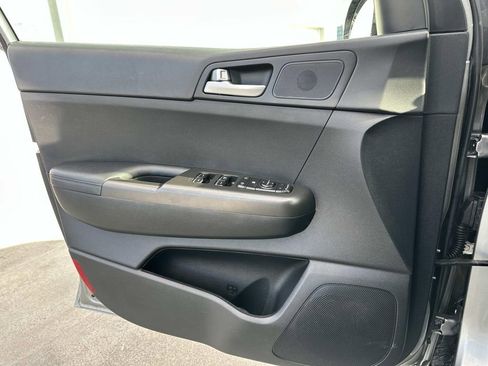 Used 2020 Kia Sportage LX w/ LX Popular Package image 23