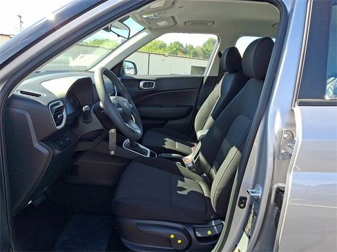 New 2026 Hyundai Venue SE image 7