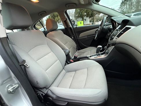 Used 2014 Chevrolet Cruze LT image 21