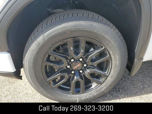 New 2026 GMC Sierra 1500 Elevation image 32