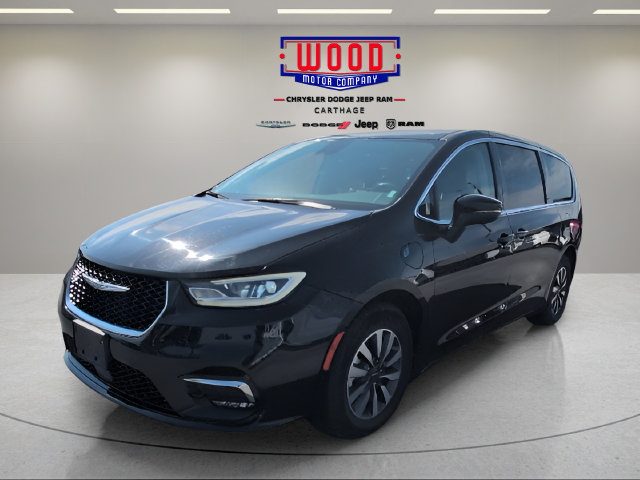 Used 2023 Chrysler Pacifica Touring-L FWD image 7