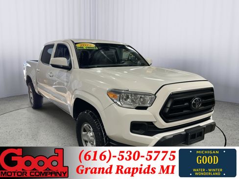 Used 2022 Toyota Tacoma SR image 1