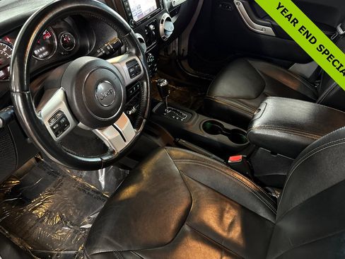 Used 2015 Jeep Wrangler Unlimited Rubicon image 10