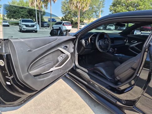 Used 2022 Chevrolet Camaro SS RWD image 7