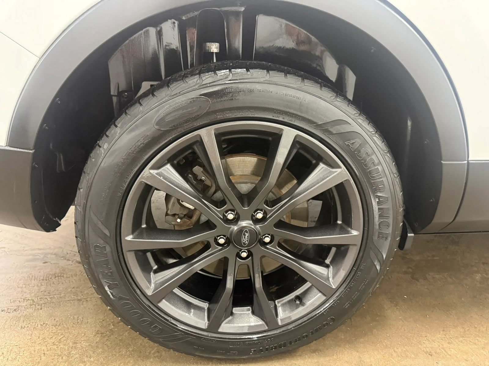 Used 2017 Ford Explorer XLT w/ Equipment Group 202A FWD image 32