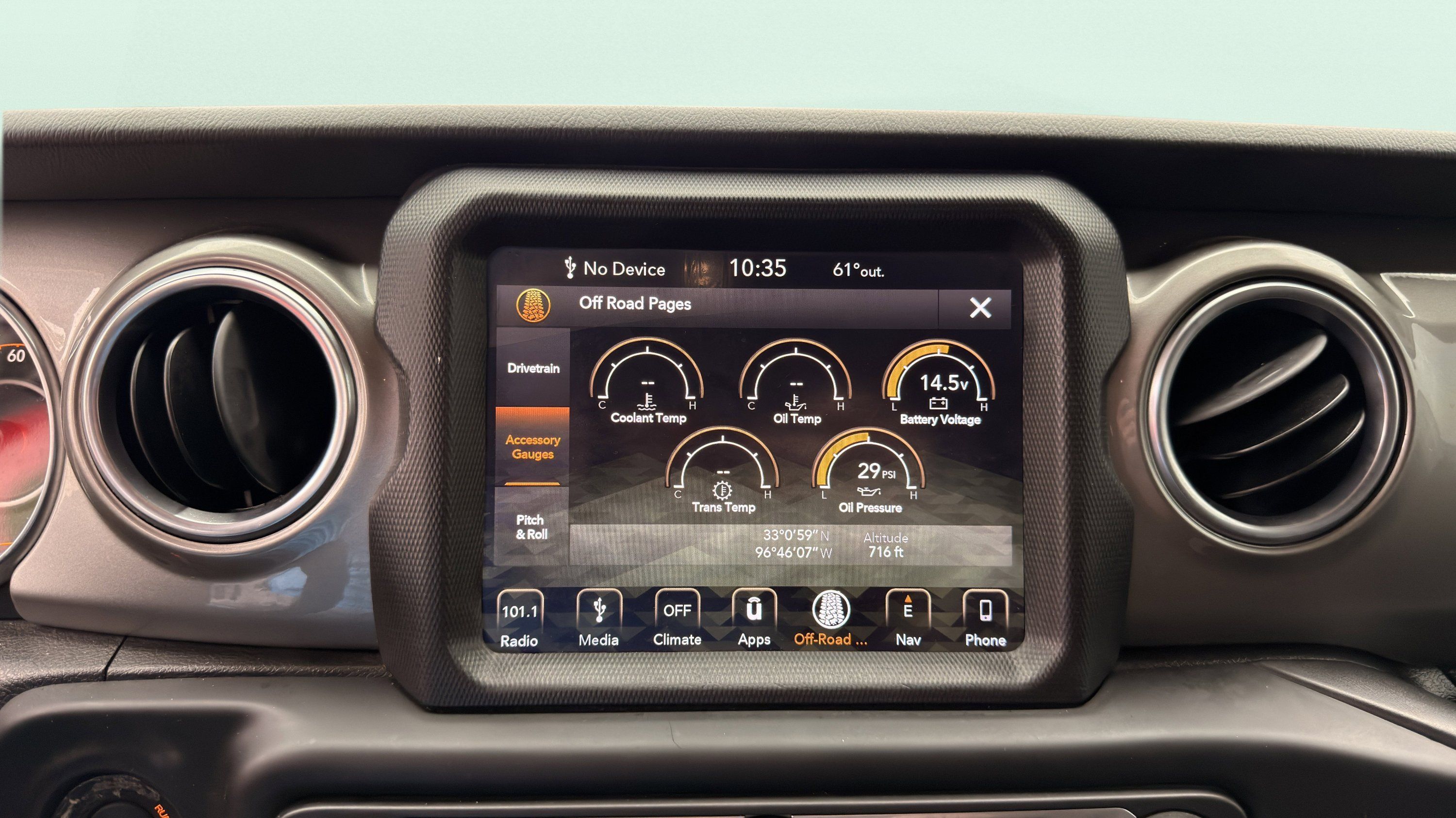 Used 2018 Jeep Wrangler Unlimited Sahara w/ Uconnect 4C Nav & Sound Group AWD/4WD image 13