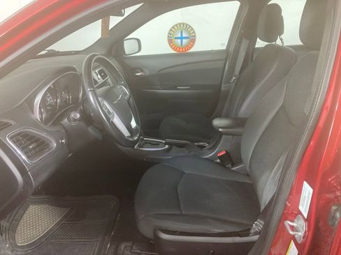 Used 2011 Chrysler 200 Touring image 9