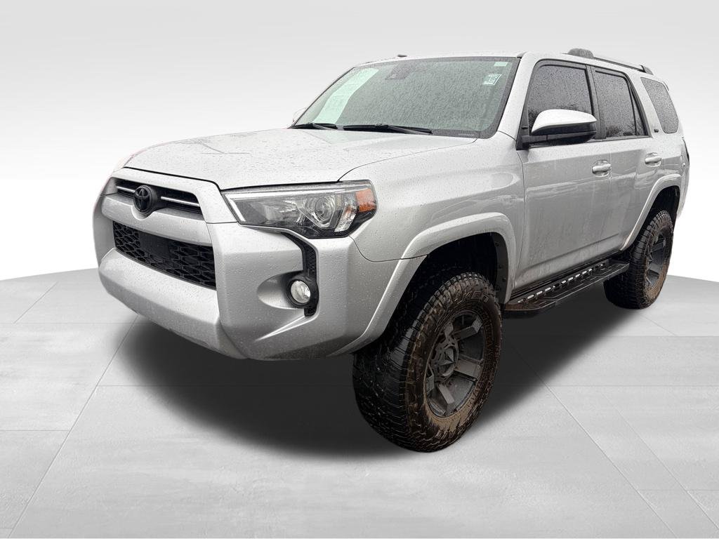 Used 2020 Toyota 4Runner SR5 AWD/4WD image 3