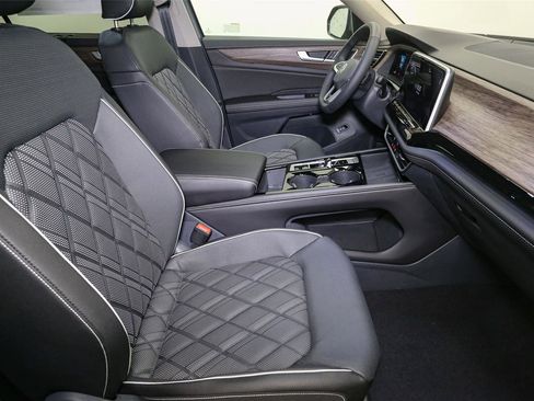 New 2026 Volkswagen Atlas SEL Premium R-Line AWD/4WD image 15