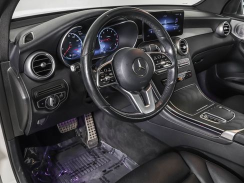 Used 2020 Mercedes-Benz GLC 300 4MATIC image 3