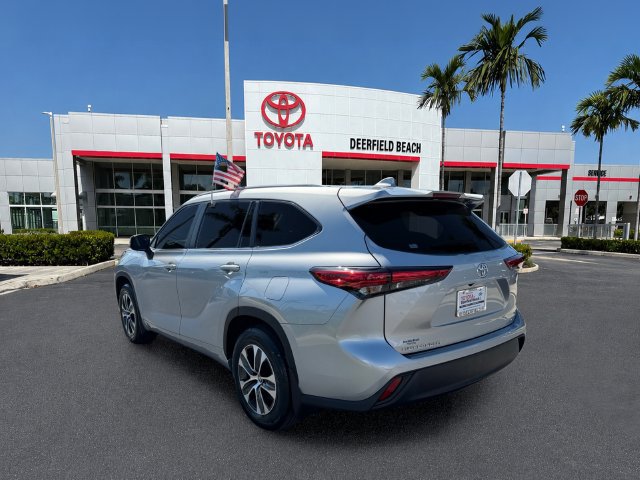 Used 2023 Toyota Highlander XLE FWD image 5